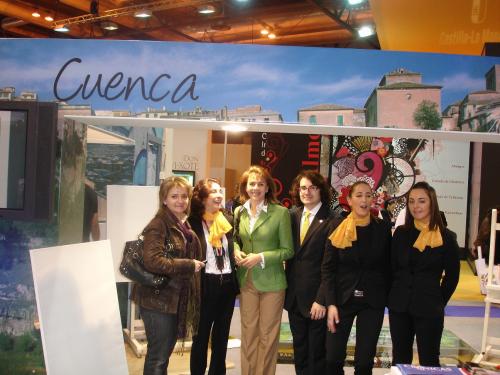 Cospedal también visitó el stand de Cuenca.