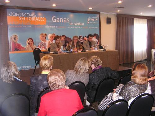 Un gran número de mujeres acudió a las jornadas organizadas por el PP