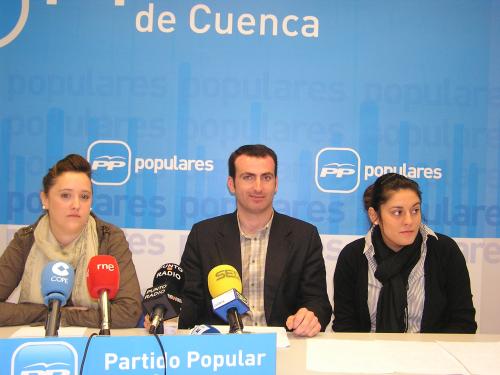 Cantarero, Giménez y Jiménez en rueda de prensa.