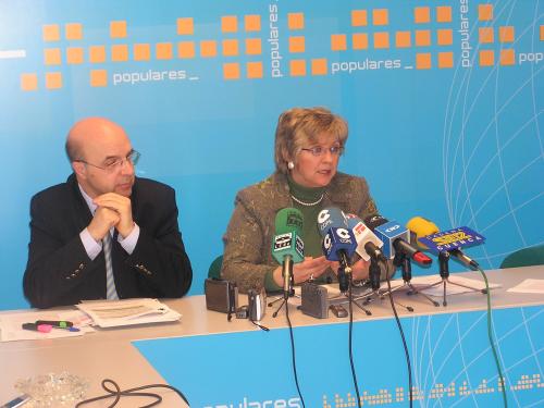 Marina Moya y Jesus Cordente en rueda de prensa.