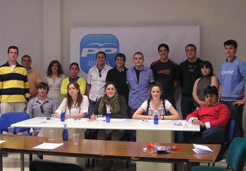 Reunión de jóvenes de NNGG con Beatriz Jiménez.