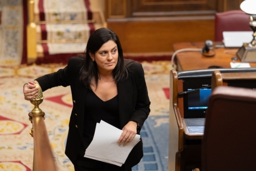 Beatriz Jim&eacute;nez defiende la prohibici&oacute;n del burka y el niqab en los espacios p&uacute;blicos como una medida para proteger la dignidad de las mujeres