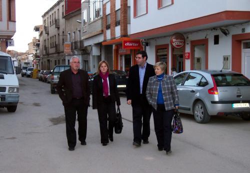 La A-40 y el tren convencional temas centrales de la visita de Mª Ángeles García a Carboneras