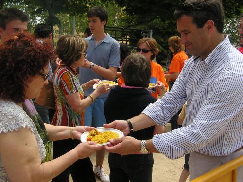 El PP celebra una jornada festiva tras la primera semana de campaña