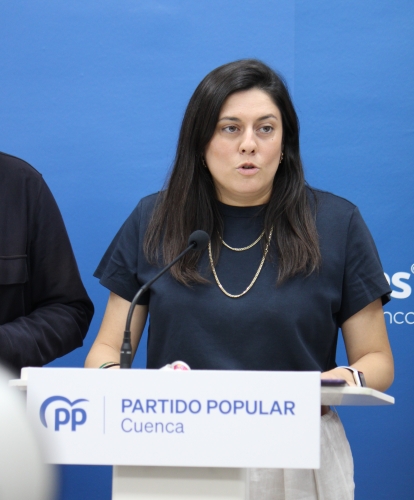 Bea Jim&eacute;nez acusa a Dolz de &ldquo;no hacer los deberes&rdquo; con los escolares conquenses