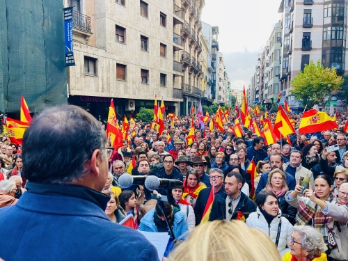 4.000 personas claman en Cuenca por la igualdad y en defensa de la unidad de España