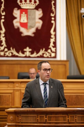 Mart&iacute;n‑Buro denuncia que Page &ldquo;da la espalda al Tercer Sector&rdquo; al votar contra el blindaje de los conciertos sociales en Castilla‑La Mancha