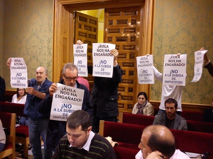 El PP acusa a Ávila de perpetrar una subida brutal de impuestos