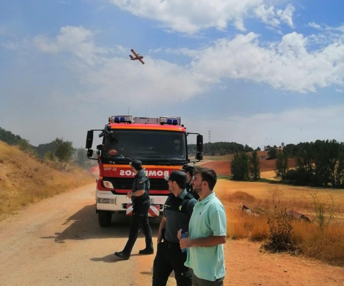 Pérez Osma visita la zona del incendio de Barchín del Hoyo y sigue con preocupación su evolución